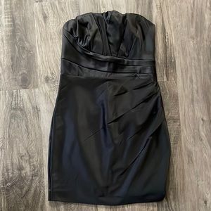 Final sale! EXPRESS LBD. Size 6. Strapless